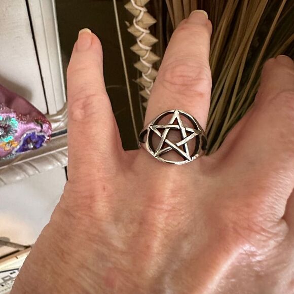 Stainless Steel Classic Pentagram Ring With Split Shank Unisex - Picture 2 of 3